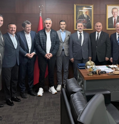 RİBİAD Başkan Vekilimiz Sn. Mehmet HÜSREV’i, Beykoz Belediye Başkan Yardımcılığı görevine atanması vesilesiyle makamında ziyaret ettik.